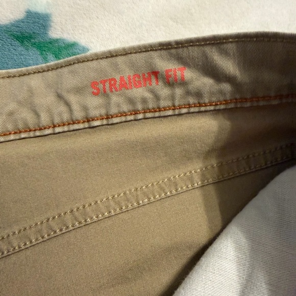 Dockers Men's Khaki Jean cut straight leg - Picture 3 of 4